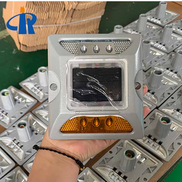 <h3>Customized 360 Degree Solar Road road stud reflectors With Shank</h3>
